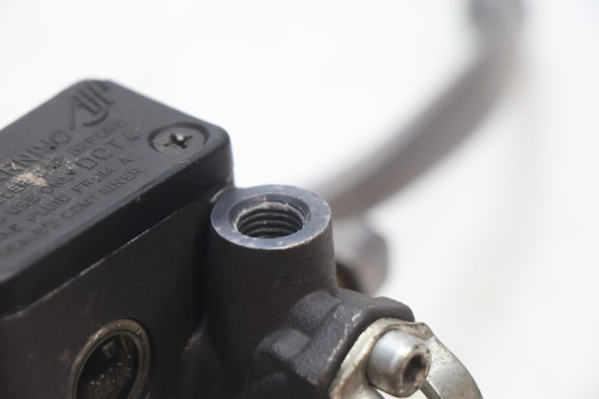 photo de CILINDRO MESTRE DIANTEIRO HM HONDA CRM DERAPAGE RR 50 (2006 - 2017) - Ampliação técnica