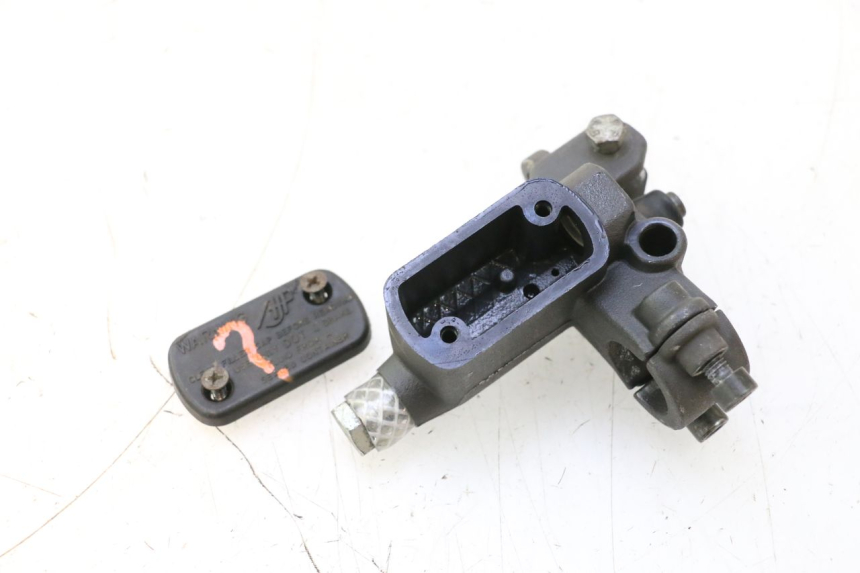 photo de CILINDRO MESTRE DIANTEIRO HM HONDA DERAPAGE 50 (2007 - 2009) - Vista principal