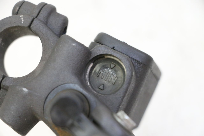 photo de CILINDRO MESTRE DIANTEIRO PEUGEOT ELYSTAR 50 (2002 - 2014) - Detalhe da peça