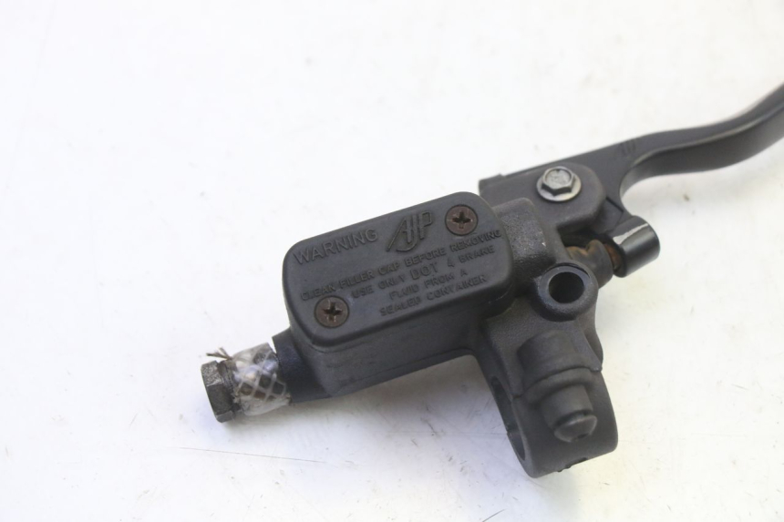 photo de CILINDRO MESTRE DIANTEIRO PEUGEOT ELYSTAR 50 (2002 - 2014) - Detalhe da peça