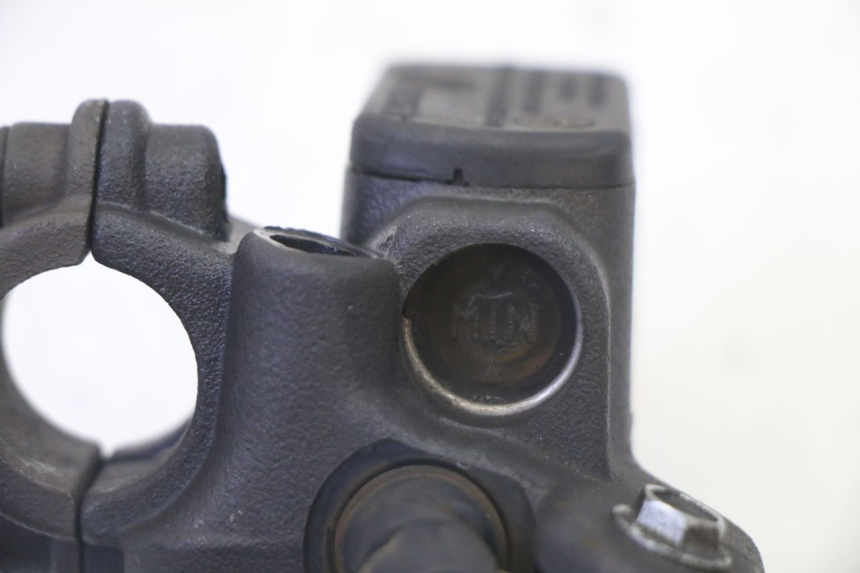 photo de CILINDRO MESTRE DIANTEIRO PEUGEOT ELYSTAR 50 (2002 - 2014) - Pontos de fixação