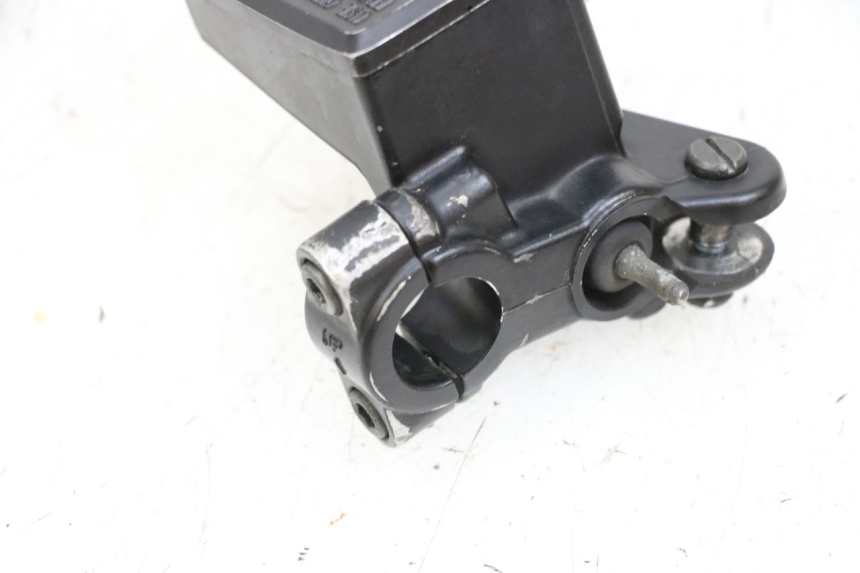 photo de CILINDRO MESTRE DIANTEIRO YAMAHA FJR ABS 1300 (2006 - 2012) - Pontos de fixação