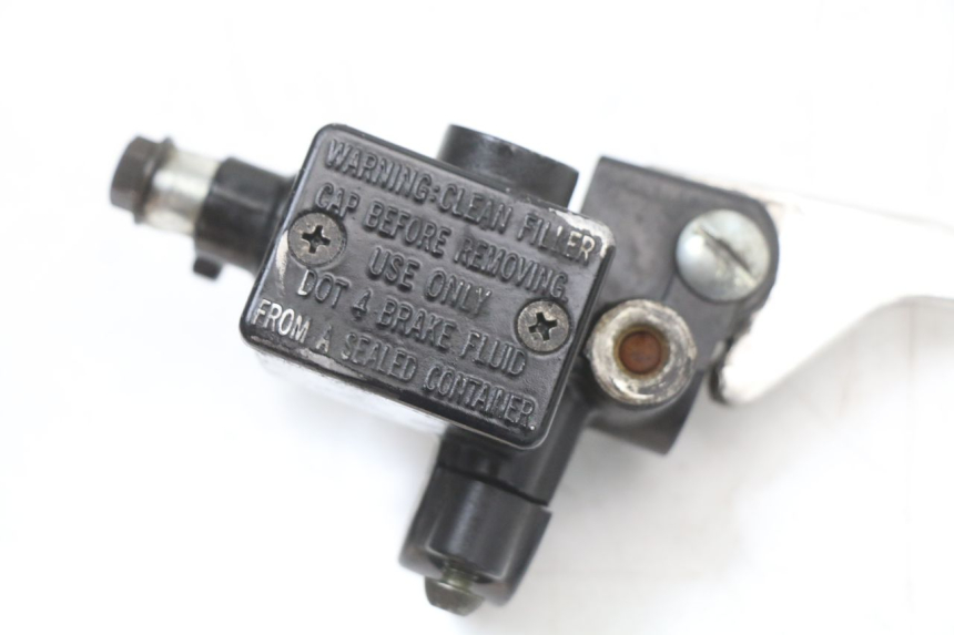 photo de CILINDRO MESTRE DIANTEIRO PIAGGIO FLY 2T 50 (2004 - 2017) - Outro ângulo de visão