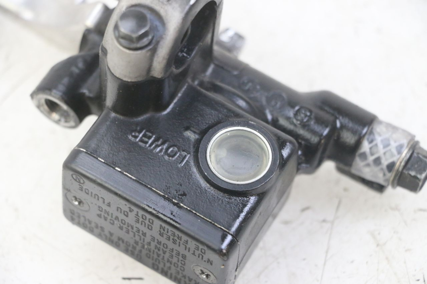 photo de CILINDRO MESTRE DIANTEIRO HONDA FORZA ABS 300 (2013 - 2017) - Zoom do estado de desgaste