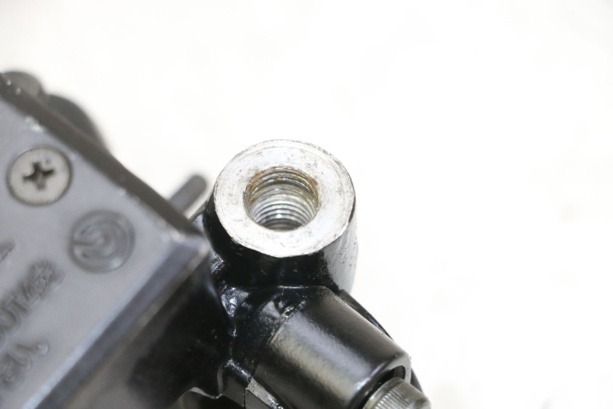photo de CILINDRO MESTRE DIANTEIRO YAMAHA FZ6 N FAZER 600 (2004 - 2006) - Pontos de fixação
