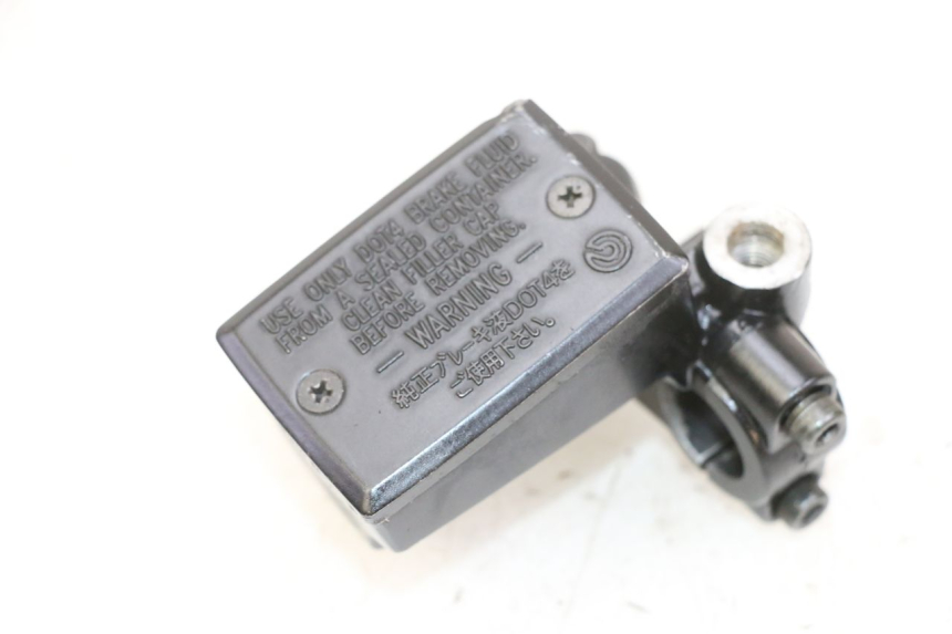 photo de CILINDRO MESTRE DIANTEIRO YAMAHA FZ6 N FAZER 600 (2004 - 2006) - Estado da superfície