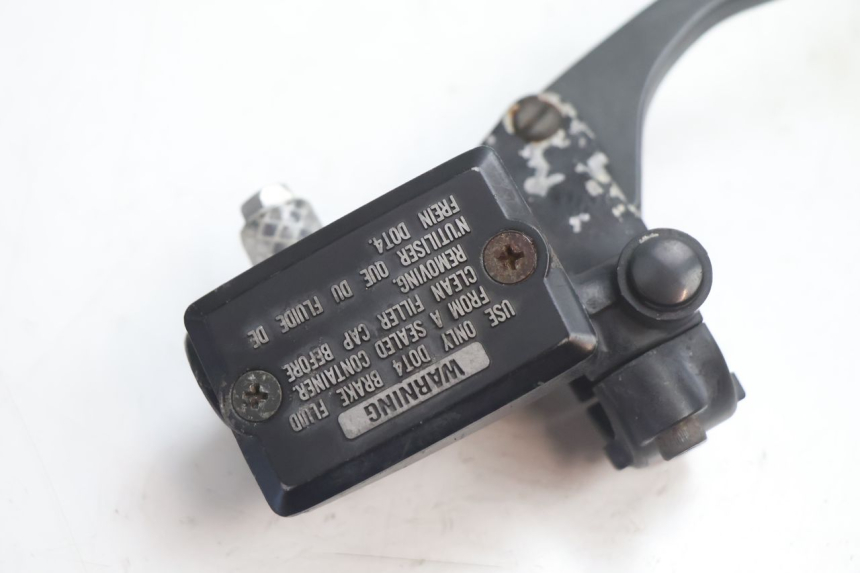photo de CILINDRO MESTRE DIANTEIRO KAWASAKI GPX F ZX750F 750 (1986 - 1990) - Detalhe da peça