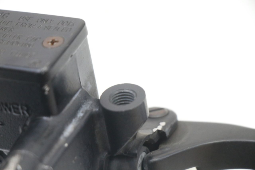 photo de CILINDRO MESTRE DIANTEIRO HONDA FES S-WING SWING ABS 125 (2007 - 2015) - Zoom do estado de desgaste