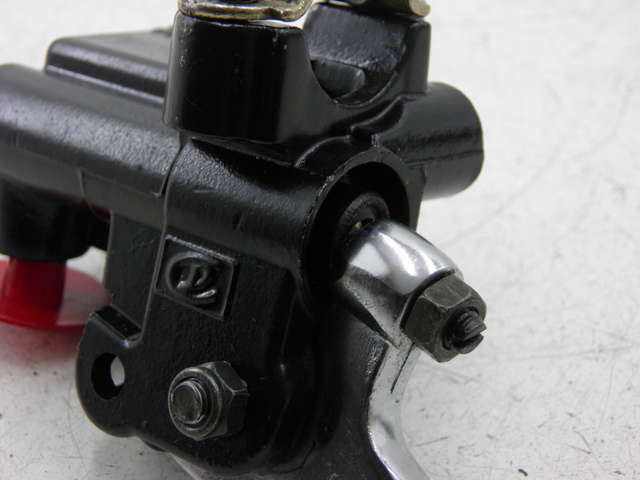 photo de CILINDRO MESTRE DIANTEIRO JM MOTOR S-MAX 125 (2010 - 2014) - Zoom do estado de desgaste