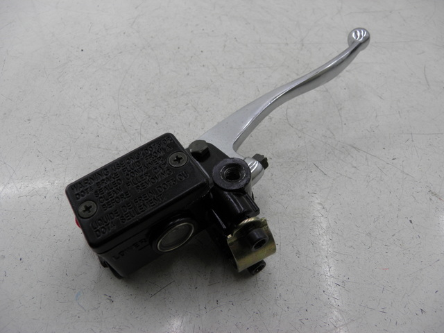 photo de CILINDRO MESTRE DIANTEIRO JM MOTOR S-MAX 125 (2010 - 2014) - Pontos de fixação