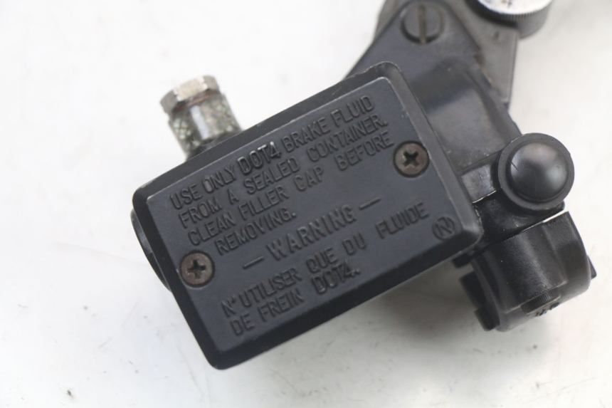 photo de CILINDRO MESTRE DIANTEIRO KAWASAKI GTR 1000 (1994 - 2004) - Detalhe da peça