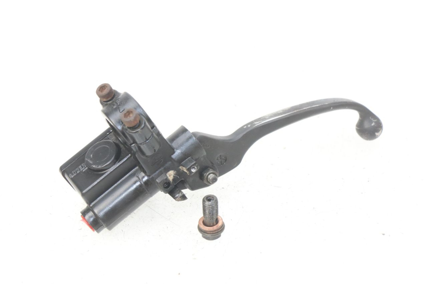 photo de CILINDRO MESTRE DIANTEIRO PEUGEOT KISBEE 2T 50 (2010 - 2017) - Detalhe da peça