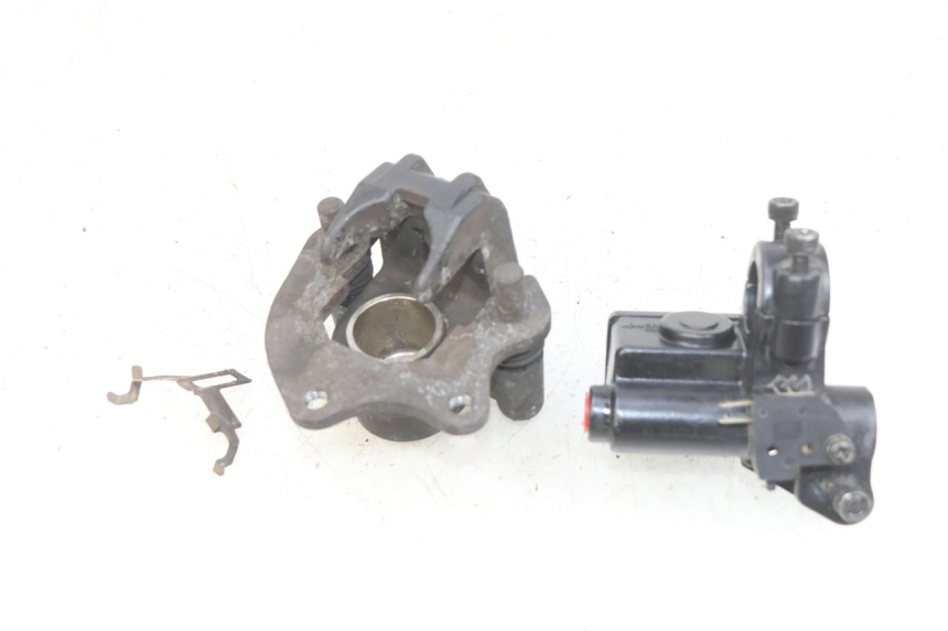 photo de CILINDRO MESTRE DIANTEIRO PEUGEOT KISBEE 2T 50 (2010 - 2017) - Pontos de fixação