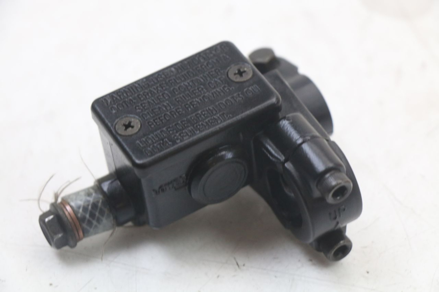 photo de CILINDRO MESTRE DIANTEIRO PEUGEOT KISBEE 2T 50 (2010 - 2017) - Detalhe da peça