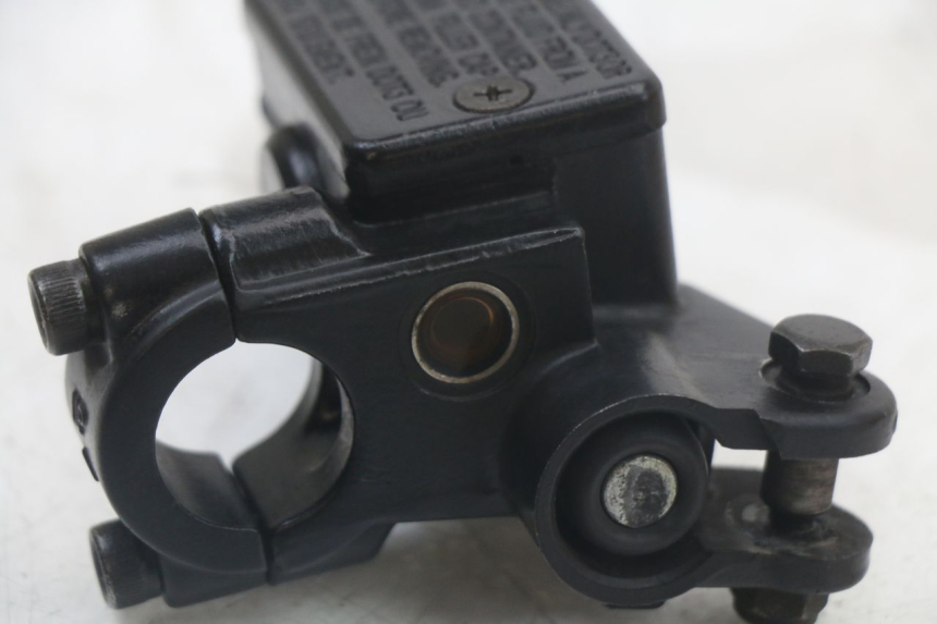 photo de CILINDRO MESTRE DIANTEIRO PEUGEOT KISBEE 2T 50 (2010 - 2017) - Ampliação técnica
