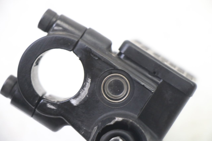 photo de CILINDRO MESTRE DIANTEIRO PEUGEOT KISBEE 2T 50 (2018 - 2022) - Pontos de fixação
