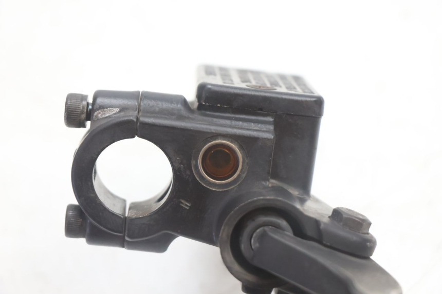 photo de CILINDRO MESTRE DIANTEIRO PEUGEOT KISBEE 2T 50 (2010 - 2017) - Pontos de fixação