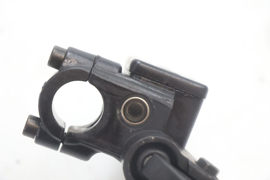 photo de CILINDRO MESTRE DIANTEIRO PEUGEOT KISBEE 4T 50 (2010 - 2017) - Pontos de fixação