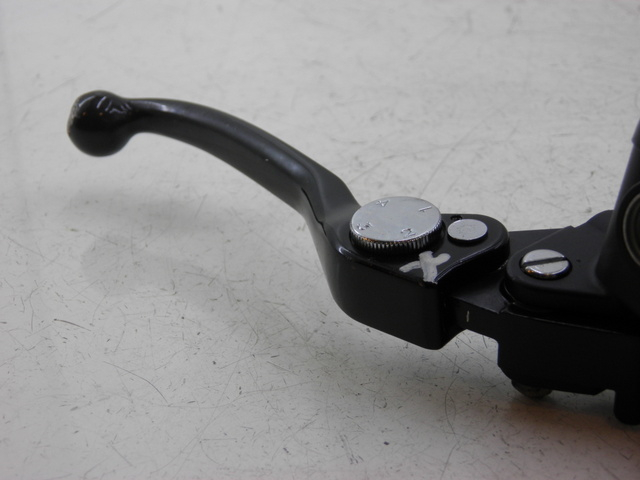 photo de CILINDRO MESTRE DIANTEIRO KYMCO XCITING RI ABS 500 (2010) - Pontos de fixação