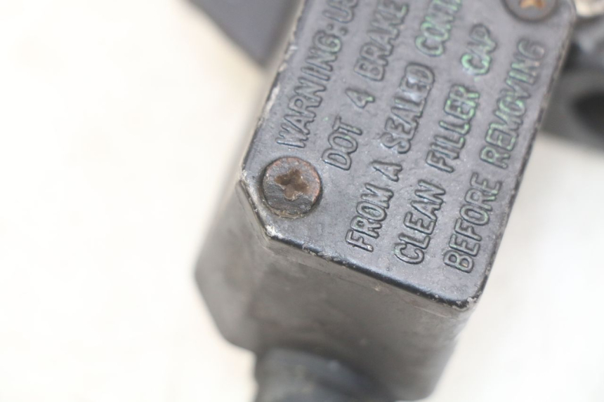 photo de CILINDRO MESTRE DIANTEIRO PEUGEOT LUDIX 50 (2008 - 2017) - Zoom do estado de desgaste