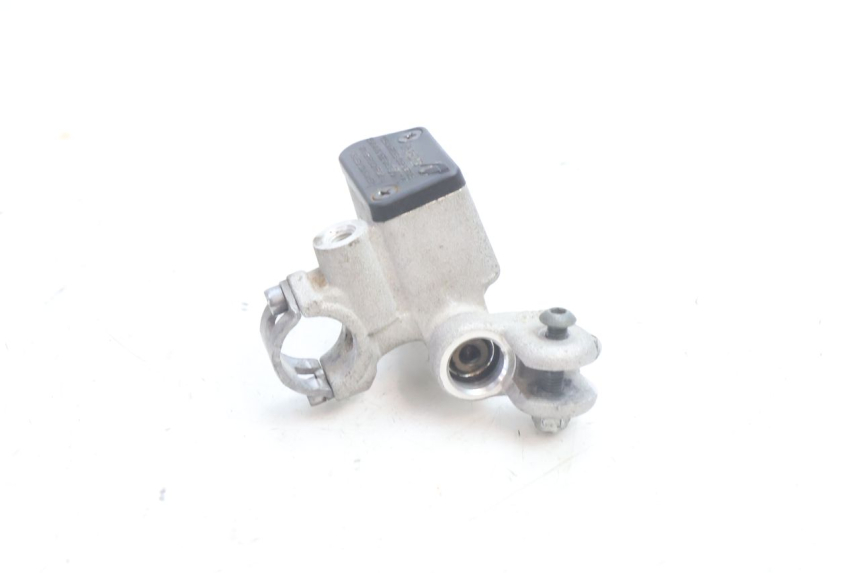 photo de CILINDRO MESTRE DIANTEIRO RIEJU MRT PRO SUPERMOTARD 50 (2007 - 2018) - Outro ângulo de visão