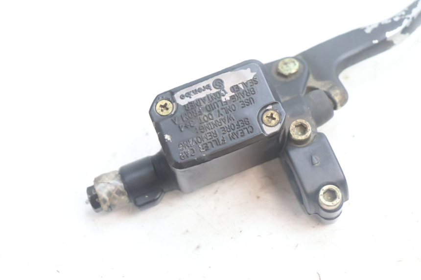 photo de CILINDRO MESTRE DIANTEIRO YAMAHA NEO'S NEOS 2T 50 (1998 - 2007) - Detalhe da peça