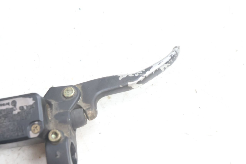 photo de CILINDRO MESTRE DIANTEIRO YAMAHA NEO'S NEOS 2T 50 (1998 - 2007) - Zoom do estado de desgaste
