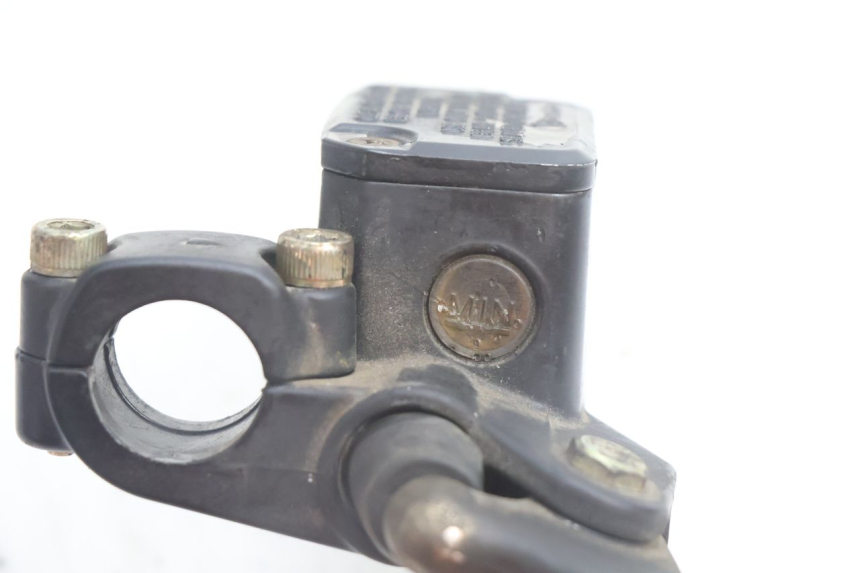 photo de CILINDRO MESTRE DIANTEIRO YAMAHA NEO'S NEOS 2T 50 (1998 - 2007) - Pontos de fixação