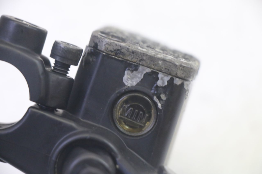 photo de CILINDRO MESTRE DIANTEIRO YAMAHA NEOS NEO'S 4T 50 (2008 - 2016) - Pontos de fixação