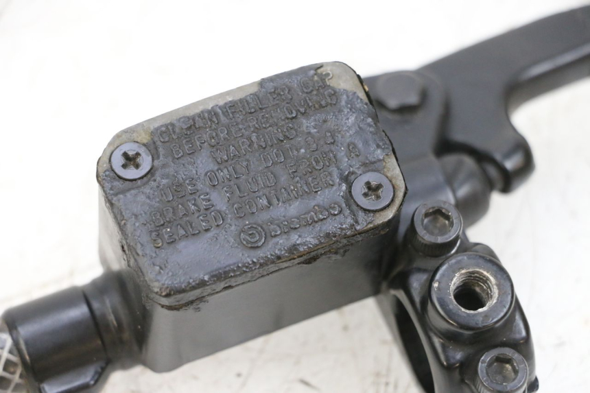 photo de CILINDRO MESTRE DIANTEIRO YAMAHA NEOS NEO'S 4T 50 (2008 - 2016) - Detalhes característicos