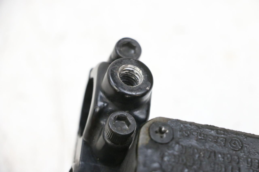 photo de CILINDRO MESTRE DIANTEIRO YAMAHA NEOS NEO'S 4T 50 (2008 - 2016) - Outro ângulo de visão