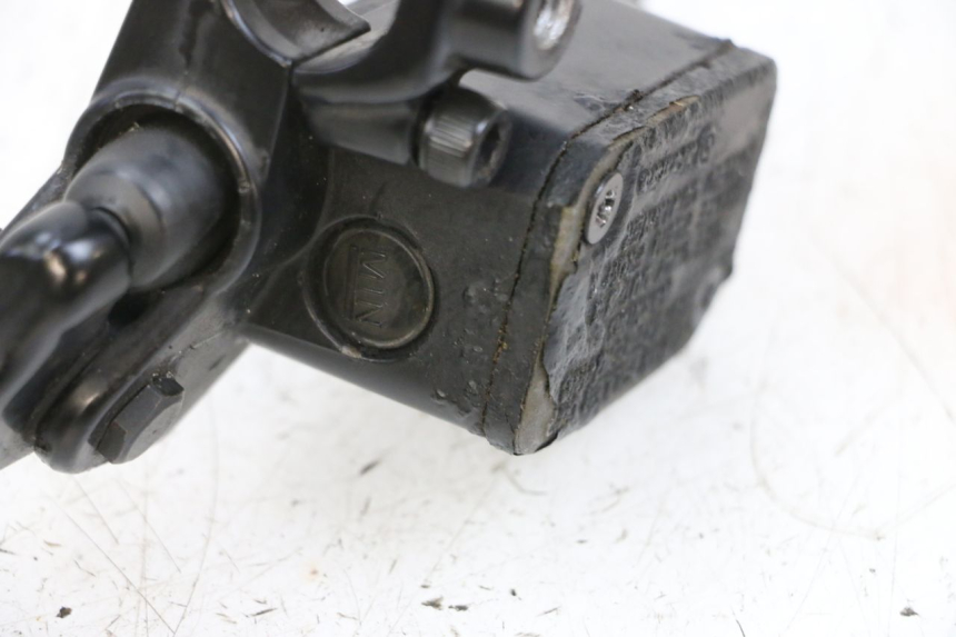 photo de CILINDRO MESTRE DIANTEIRO YAMAHA NEOS NEO'S 4T 50 (2008 - 2016) - Estado da superfície