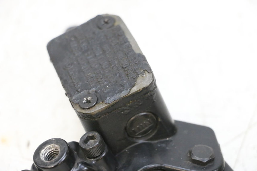 photo de CILINDRO MESTRE DIANTEIRO YAMAHA NEOS NEO'S 4T 50 (2008 - 2016) - Marcações e referências