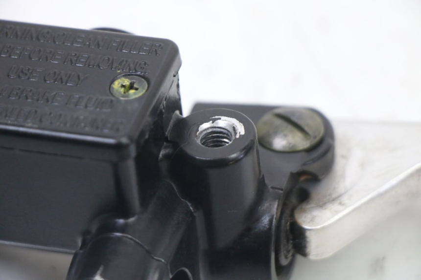 photo de CILINDRO MESTRE DIANTEIRO PIAGGIO NRG POWER PUREJET 50 (2018 - 2021) - Zoom do estado de desgaste