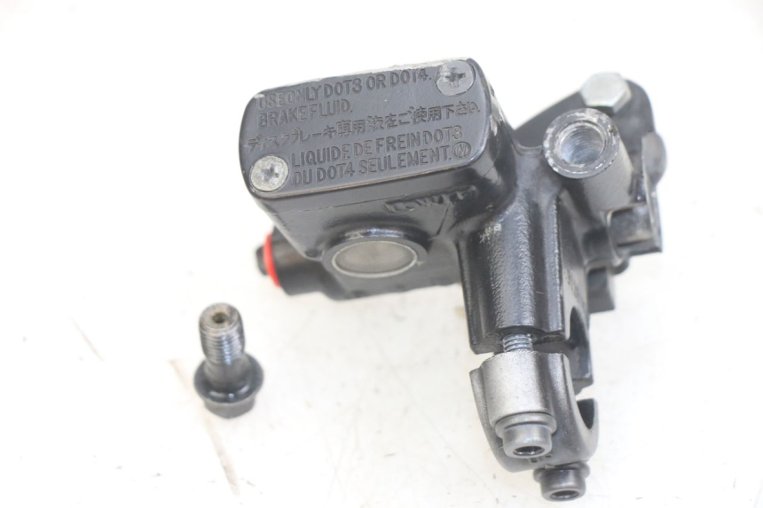photo de CILINDRO MESTRE DIANTEIRO HONDA PCX (JF28) 125 (2009 - 2011) - Outro ângulo de visão