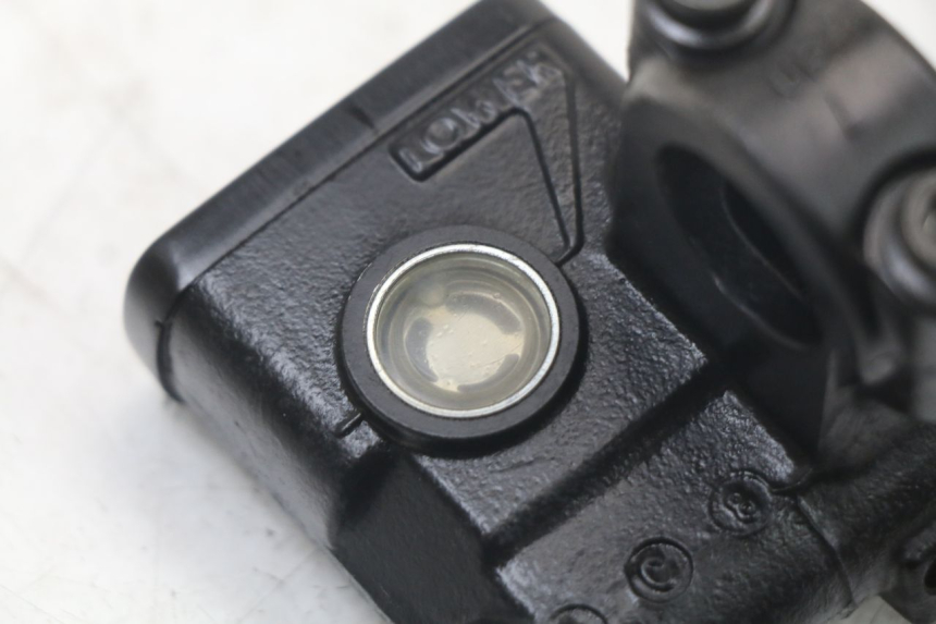 photo de CILINDRO MESTRE DIANTEIRO HONDA PCX (JF28) 125 (2009 - 2011) - Pontos de fixação