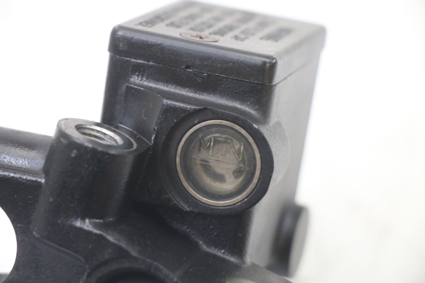 photo de CILINDRO MESTRE DIANTEIRO PEUGEOT CITYSTAR 125 (2011 - 2017) - Pontos de fixação