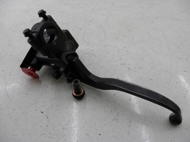 photo de CILINDRO MESTRE DIANTEIRO PEUGEOT V-CLIC VCLIC 50 (2007 - 2013) - Detalhe da peça