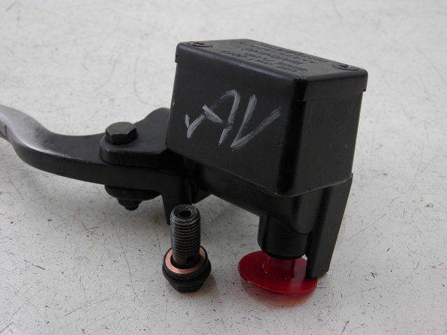 photo de CILINDRO MESTRE DIANTEIRO PEUGEOT V-CLIC VCLIC 50 (2007 - 2013) - Outro ângulo de visão