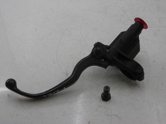 photo de CILINDRO MESTRE DIANTEIRO PIAGGIO XEVO - X EVO 125 (2010 - 2015) - Zoom do estado de desgaste