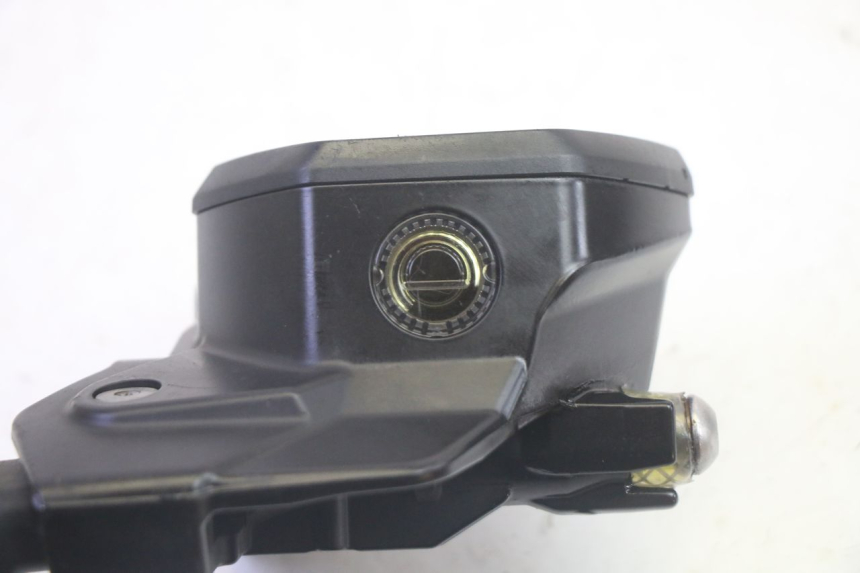 photo de CILINDRO MESTRE DIANTEIRO BMW R GS 1250 (2021 - 2024) - Pontos de fixação