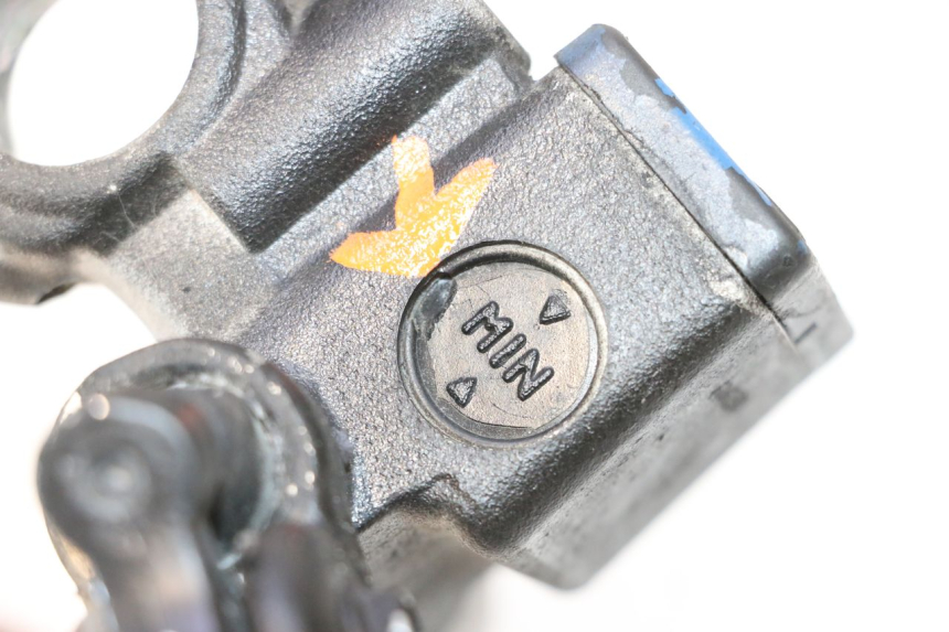 photo de CILINDRO MESTRE DIANTEIRO PEUGEOT SATELIS COMPRESSOR K15 125 (2006 - 2009) - Outro ângulo de visão