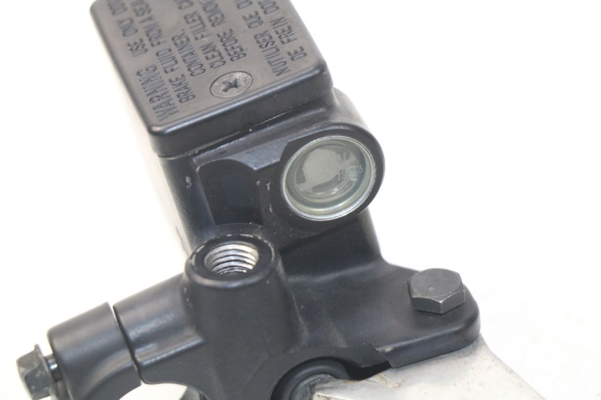 photo de CILINDRO MESTRE DIANTEIRO PEUGEOT SATELIS 500 (2007 - 2013) - Outro ângulo de visão