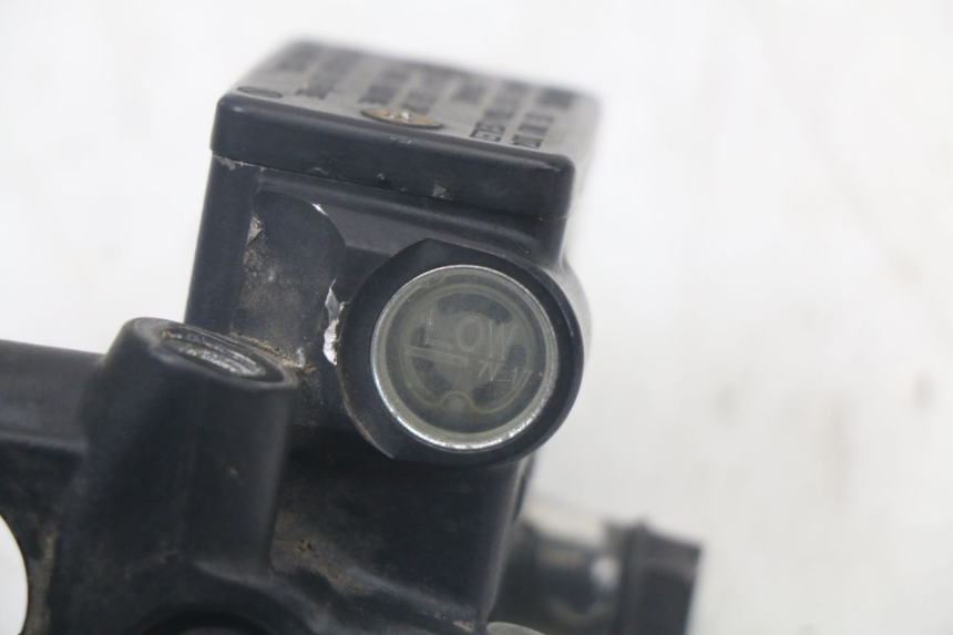 photo de CILINDRO MESTRE DIANTEIRO PEUGEOT SATELIS 125 (2006 - 2009) - Pontos de fixação