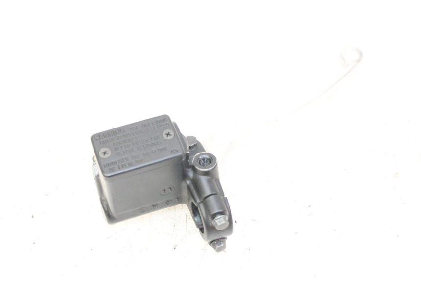 photo de CILINDRO MESTRE DIANTEIRO PEUGEOT SATELIS 125 (2013 - 2018) - Pontos de fixação