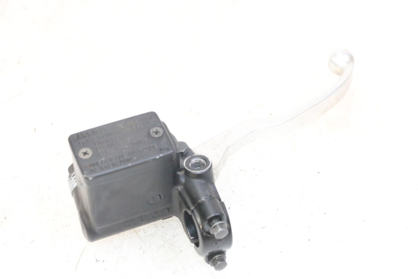 photo de CILINDRO MESTRE DIANTEIRO PEUGEOT SATELIS 125 (2013 - 2018) - Pontos de fixação