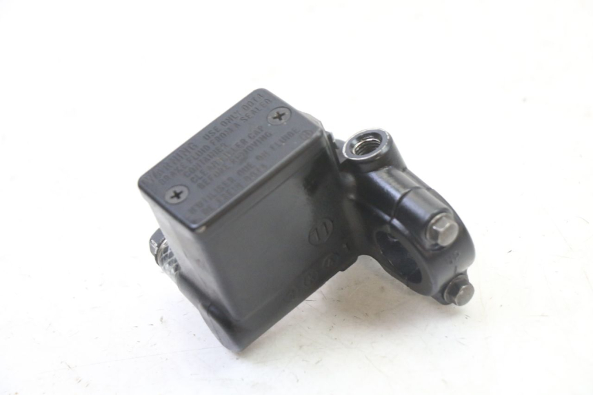 photo de CILINDRO MESTRE DIANTEIRO PEUGEOT SATELIS 125 (2013 - 2018) - Outro ângulo de visão