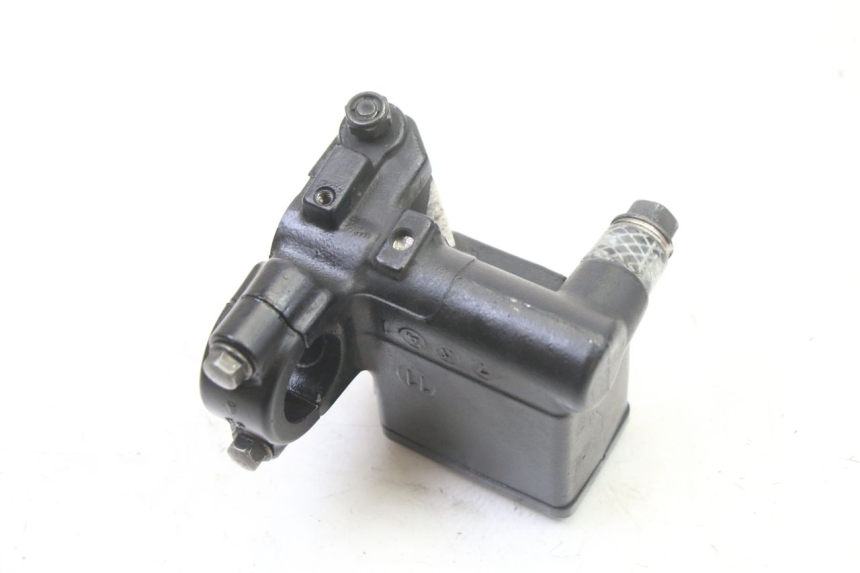 photo de CILINDRO MESTRE DIANTEIRO PEUGEOT SATELIS 125 (2013 - 2018) - Pontos de fixação