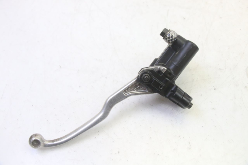 photo de CILINDRO MESTRE DIANTEIRO PEUGEOT SATELIS 125 (2010 - 2012) - Pontos de fixação