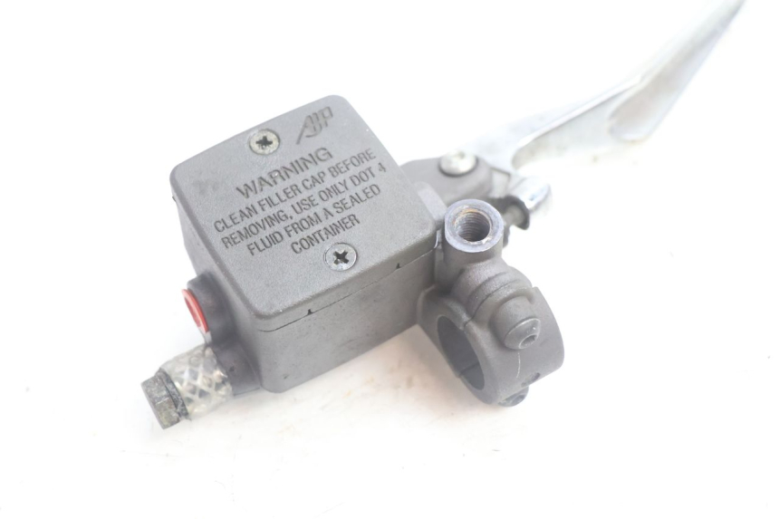 photo de CILINDRO MESTRE DIANTEIRO PEUGEOT SATELIS 125 (2006 - 2009) - Detalhe da peça